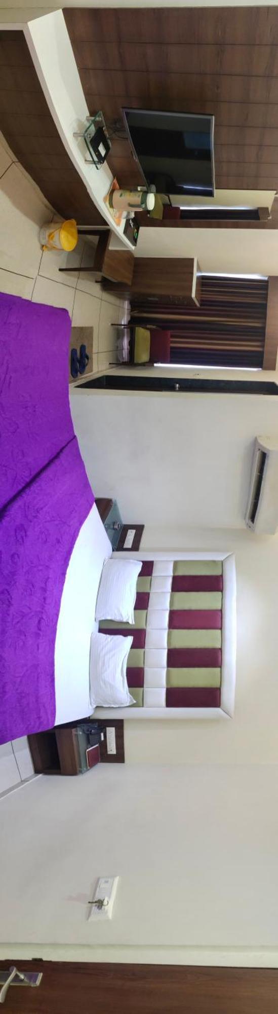 Hotel Zenith Surat Dış mekan fotoğraf